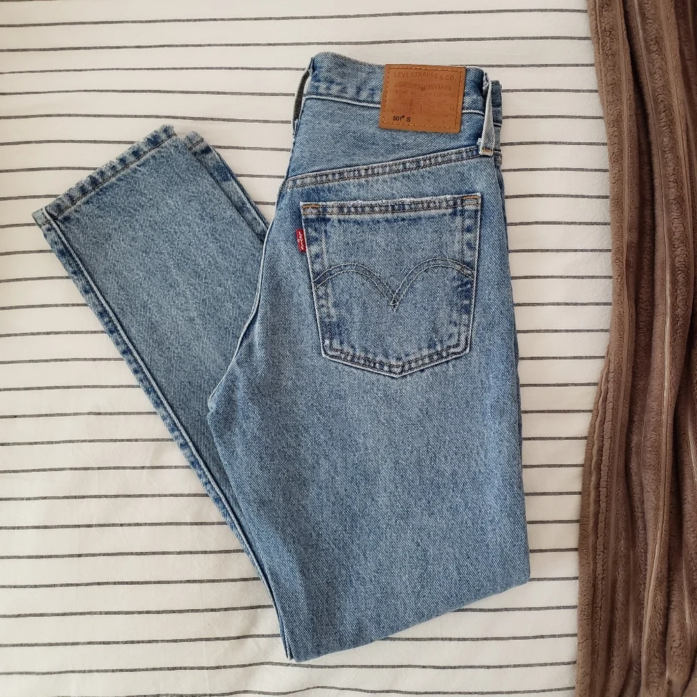 💙Premium 501 Levi's Skinny Ripped Jeans 24 X 28 $98💙 - Picture 5 of 8